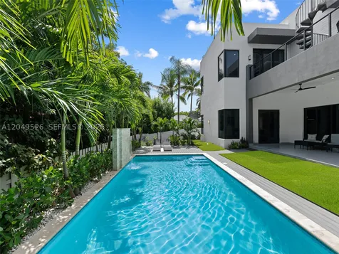 638 Lakeside Harbor Boynton Beach FL 33435