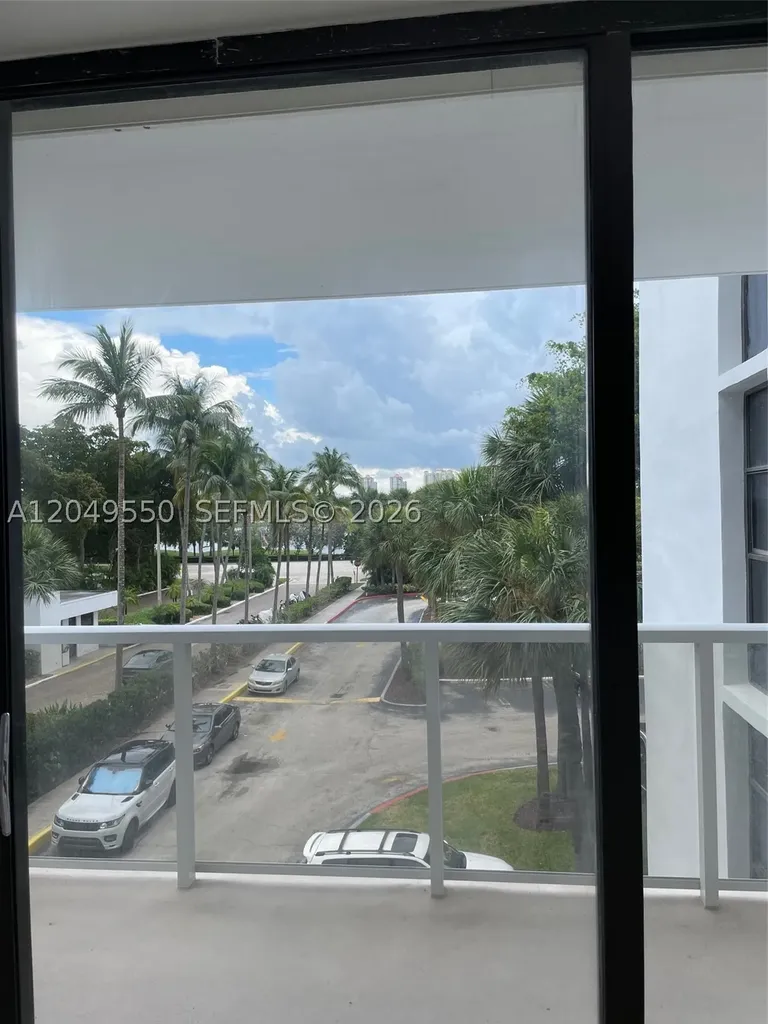 3731 N Country Club Drive Aventura FL 33180