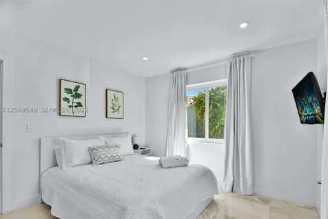 2195 SW 25th Terrace Miami FL 33133