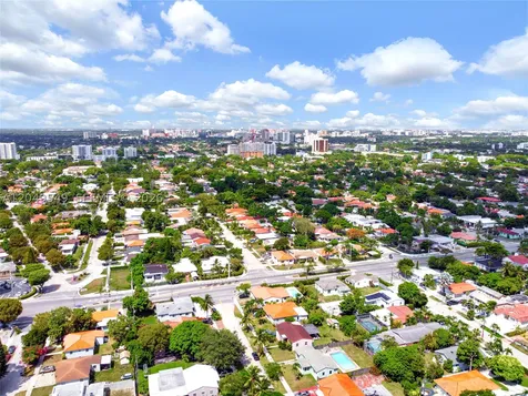 2195 SW 25th Terrace Miami FL 33133