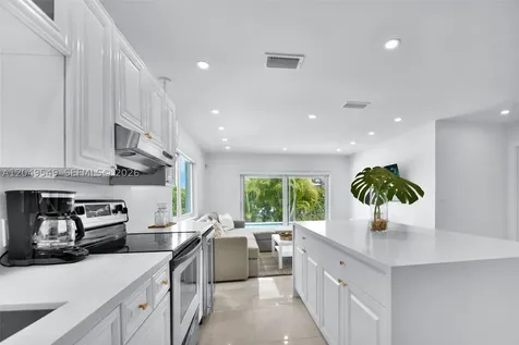 2195 SW 25th Terrace Miami FL 33133