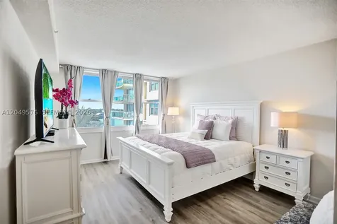 2501 S Ocean Drive Hollywood FL 33019