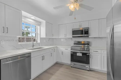 9075 SW 48th Terrace Miami FL 33165