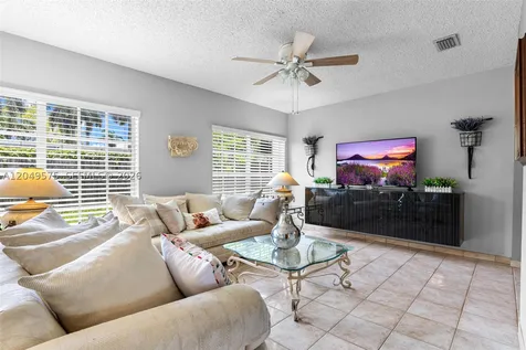 9075 SW 48th Terrace Miami FL 33165