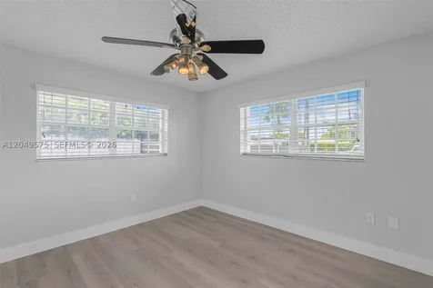 9075 SW 48th Terrace Miami FL 33165