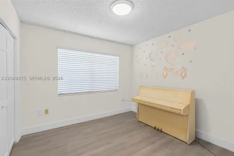 9075 SW 48th Terrace Miami FL 33165