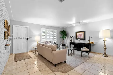 9075 SW 48th Terrace Miami FL 33165