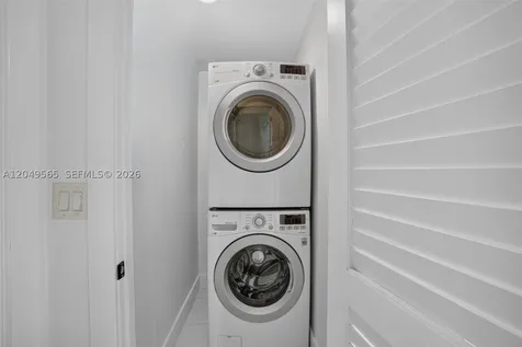 6039 Collins Avenue Miami Beach FL 33140