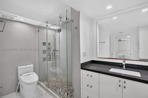6039 Collins Avenue Miami Beach FL 33140