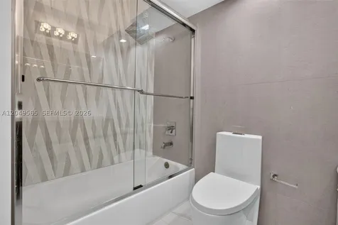 6039 Collins Avenue Miami Beach FL 33140