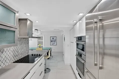 6039 Collins Avenue Miami Beach FL 33140