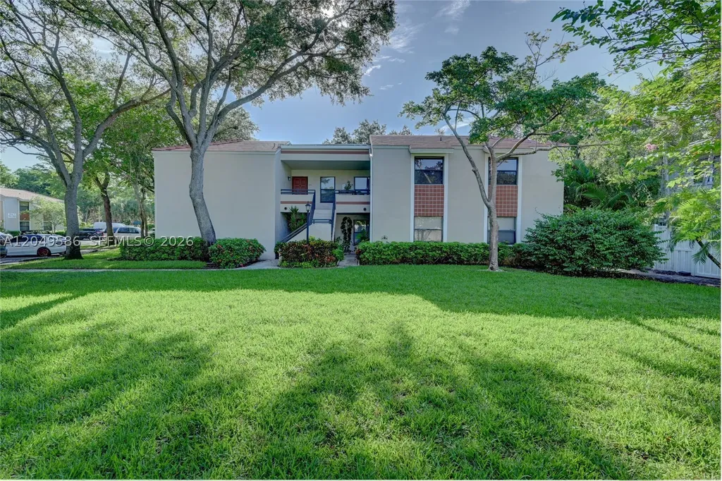 9858 NW 3rd Street Plantation FL 33324
