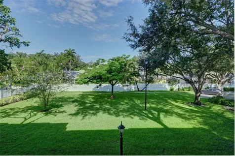 9858 NW 3rd Street Plantation FL 33324