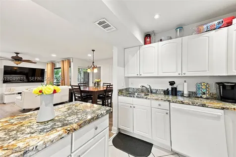 9858 NW 3rd Street Plantation FL 33324