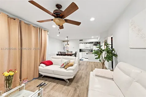 9858 NW 3rd Street Plantation FL 33324