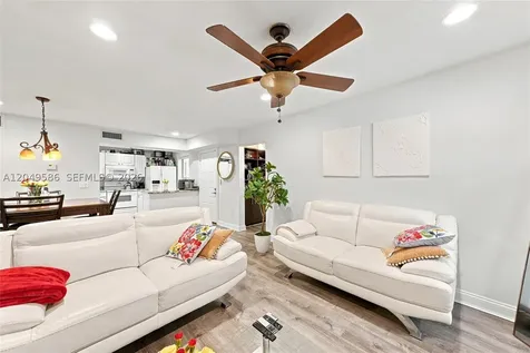 9858 NW 3rd Street Plantation FL 33324