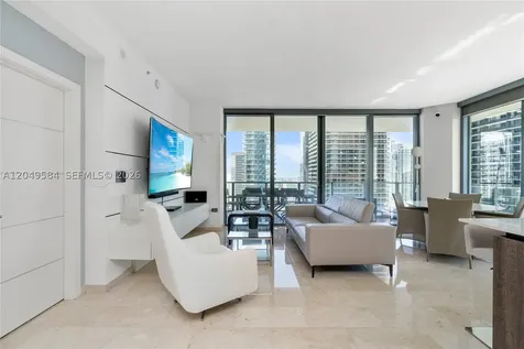 88 SW 7th Street Miami FL 33130