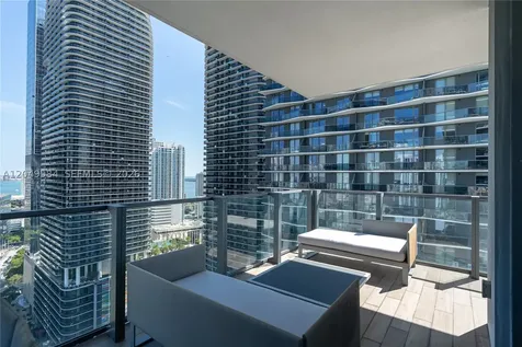 88 SW 7th Street Miami FL 33130
