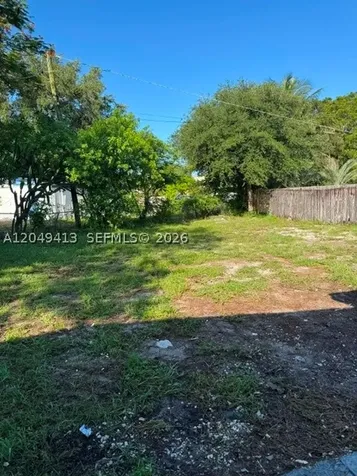 26 Virginia Road West Park FL 33023