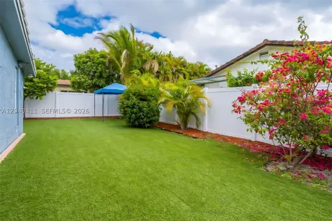 7211 NW 76th Street Tamarac FL 33321