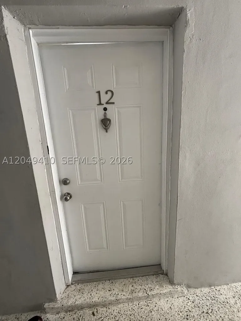 1047 SW 7th Street Miami FL 33130