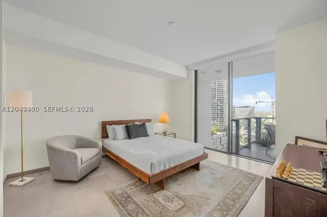 68 SE 6th Street Miami FL 33131