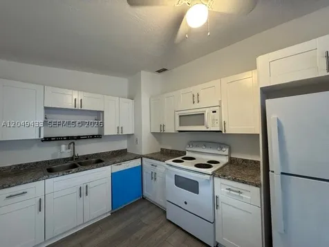 4221 SW 39th Street West Park FL 33023
