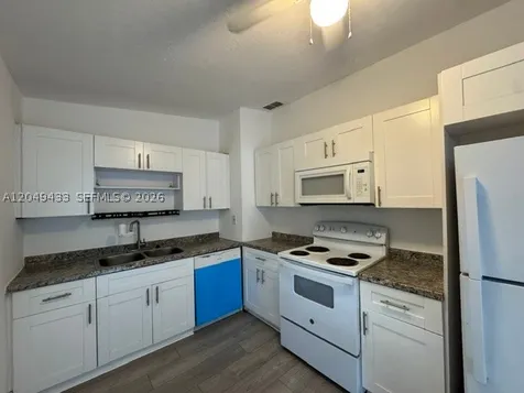 4221 SW 39th Street West Park FL 33023