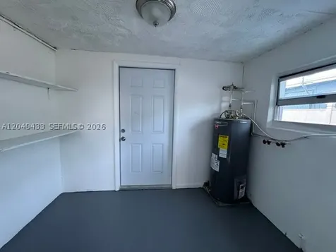 4221 SW 39th Street West Park FL 33023