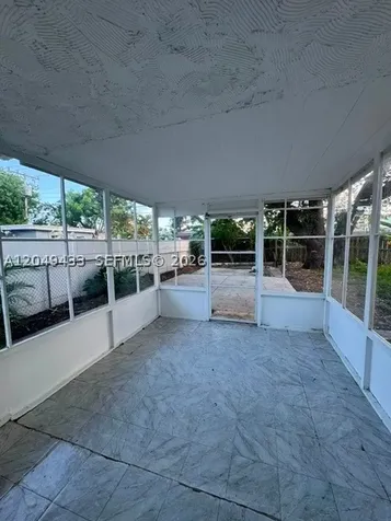 4221 SW 39th Street West Park FL 33023
