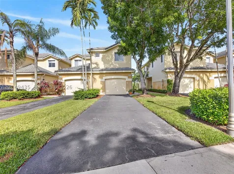 2475 W Cordoba Bend Weston FL 33327