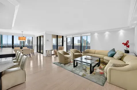 19667 Turnberry Way Aventura FL 33180