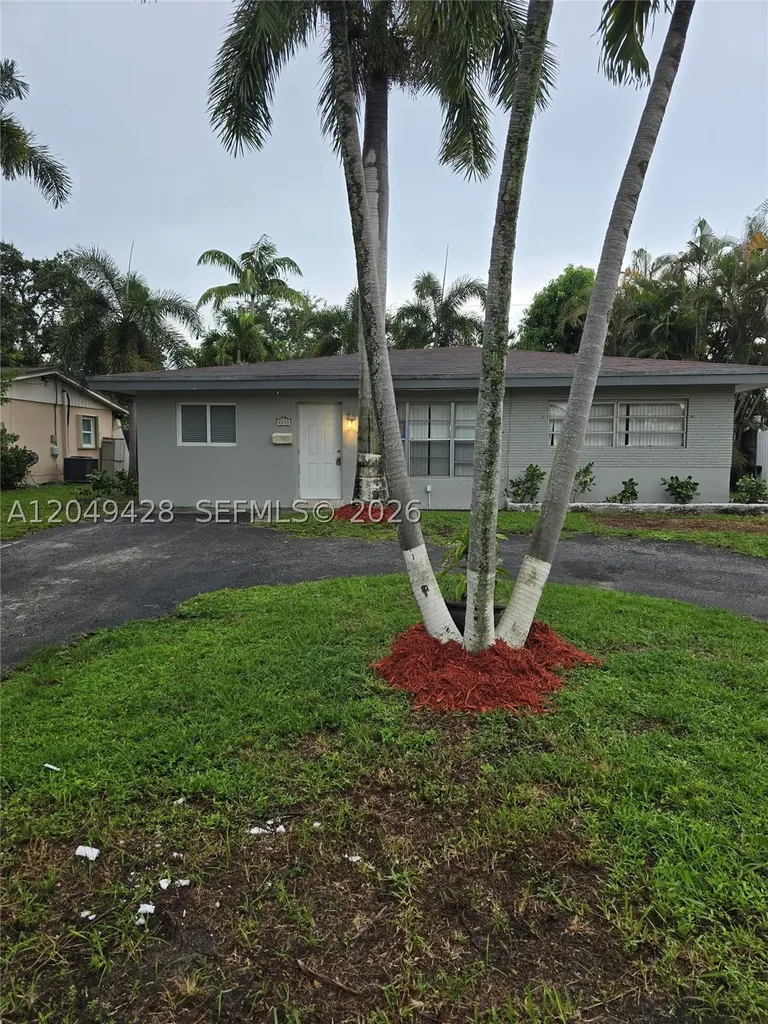 2111 N 57th Terrace Hollywood FL 33021