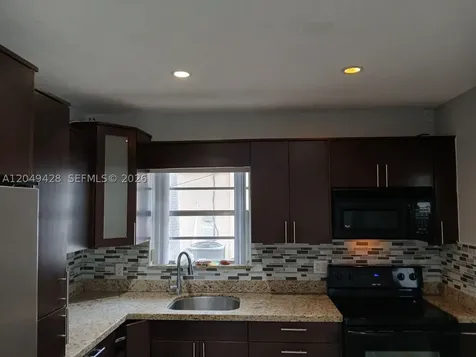 2111 N 57th Terrace Hollywood FL 33021