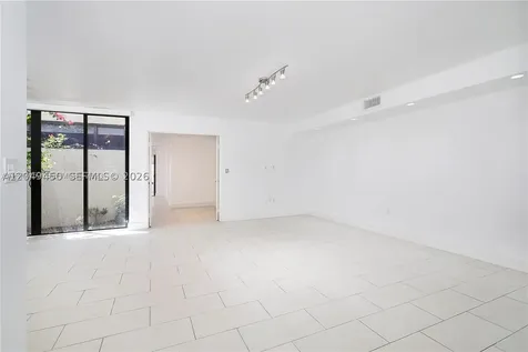 8124 SW 87th Terrace Miami FL 33143