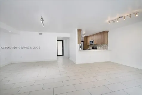 8124 SW 87th Terrace Miami FL 33143