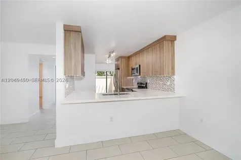 8124 SW 87th Terrace Miami FL 33143