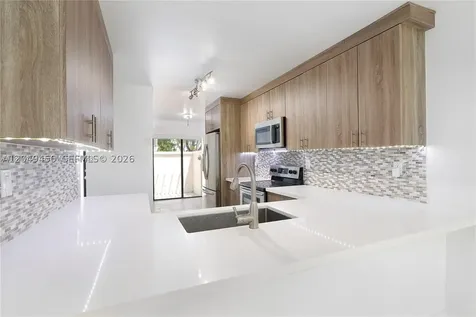 8124 SW 87th Terrace Miami FL 33143