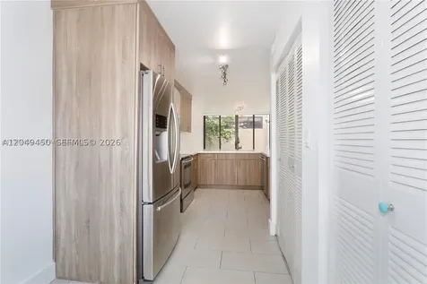 8124 SW 87th Terrace Miami FL 33143