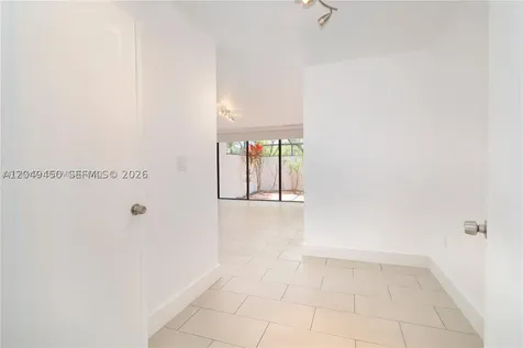 8124 SW 87th Terrace Miami FL 33143