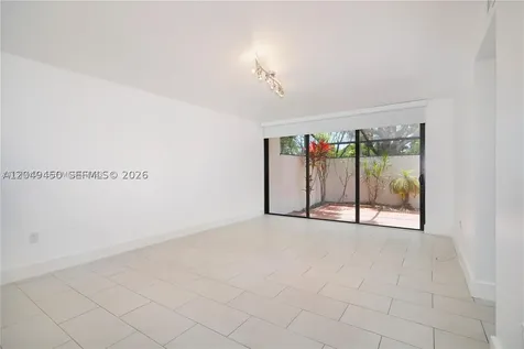8124 SW 87th Terrace Miami FL 33143