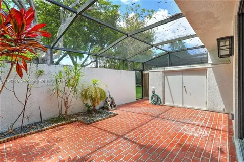 8124 SW 87th Terrace Miami FL 33143
