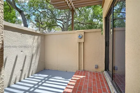 8124 SW 87th Terrace Miami FL 33143
