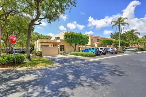 8124 SW 87th Terrace Miami FL 33143