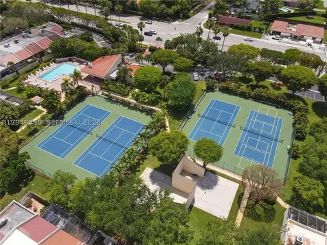 8124 SW 87th Terrace Miami FL 33143