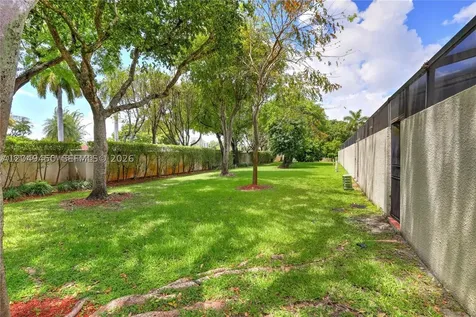 8124 SW 87th Terrace Miami FL 33143