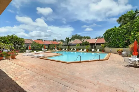 8124 SW 87th Terrace Miami FL 33143