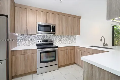 8124 SW 87th Terrace Miami FL 33143