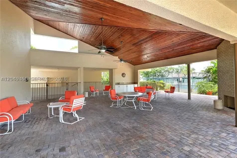 8124 SW 87th Terrace Miami FL 33143