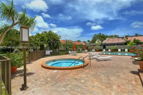 8124 SW 87th Terrace Miami FL 33143